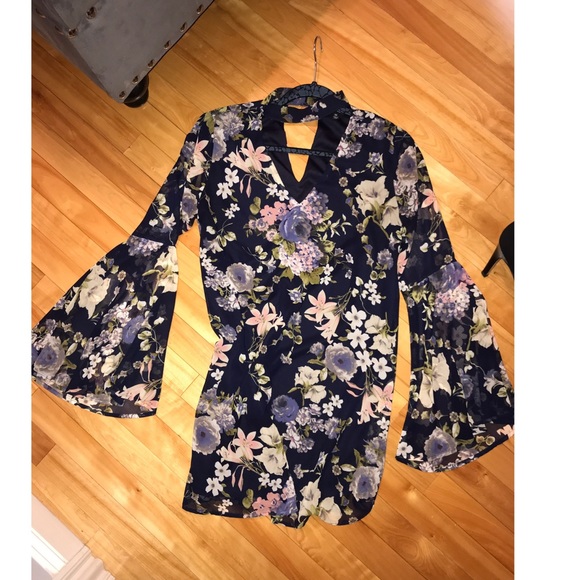 Lulus Dresses & Skirts - Lulus floral navy dress